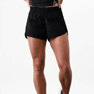 Athleta Mesh Racer Run 4” Short Black - Small